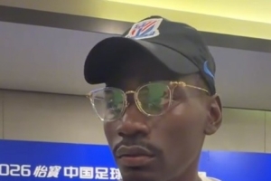 阿苏埃：前几天身体有些不适但可以坚持，新教练组讲究整体性